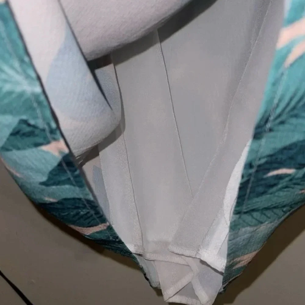 L'ATISTE Green and White Leaf Dress - Picture 5 of 9